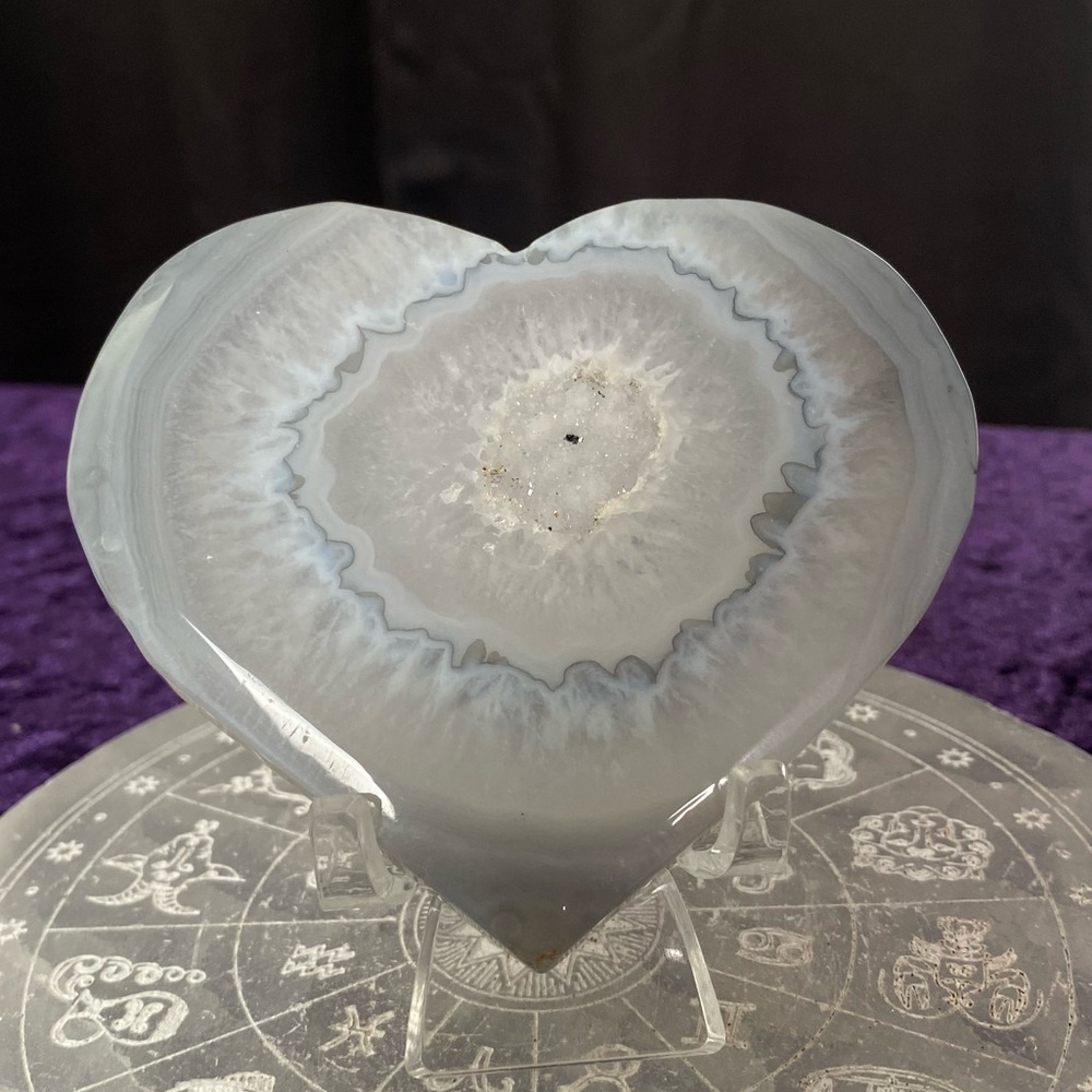 Blue Druzy Agate Heart 💙🤍💙

BDA1